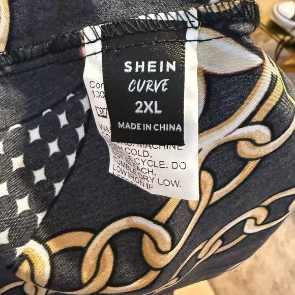 SHEIN Black and Pink Chain Print Maxi Dress - Picture 5 of 6